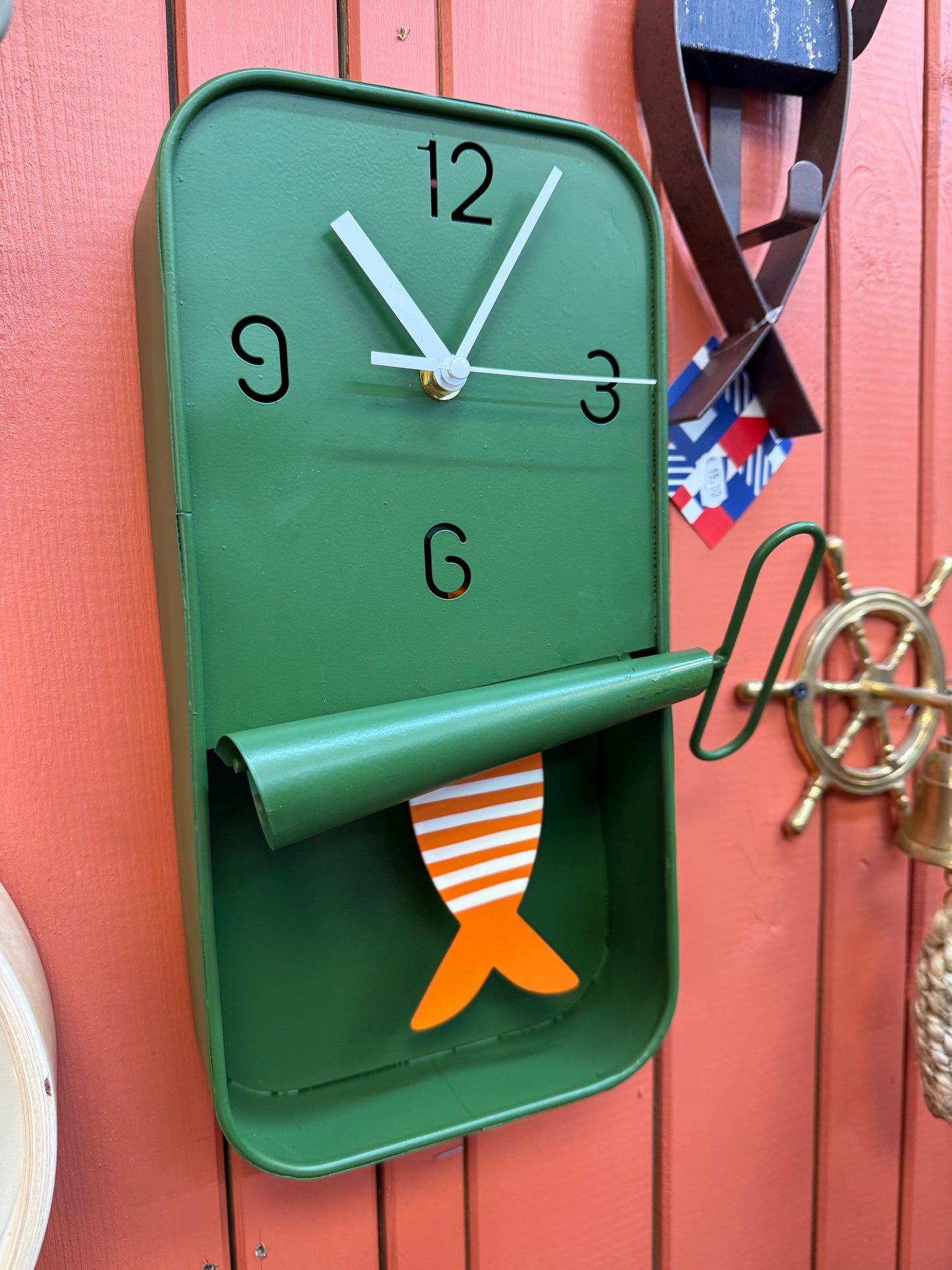 Horloge boîte de sardines