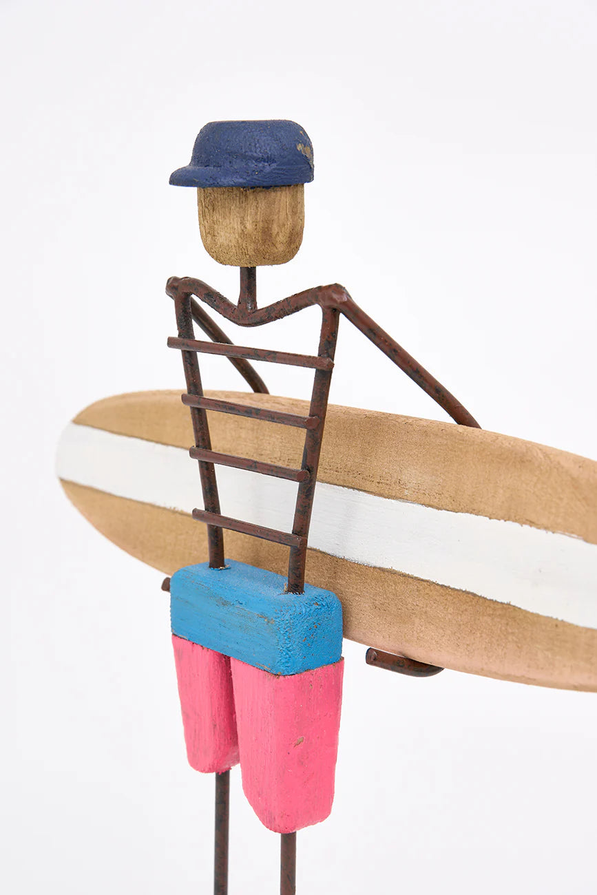 Sculpture surfeur debout