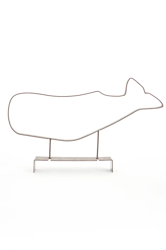 Baleine en bois au contour en métal